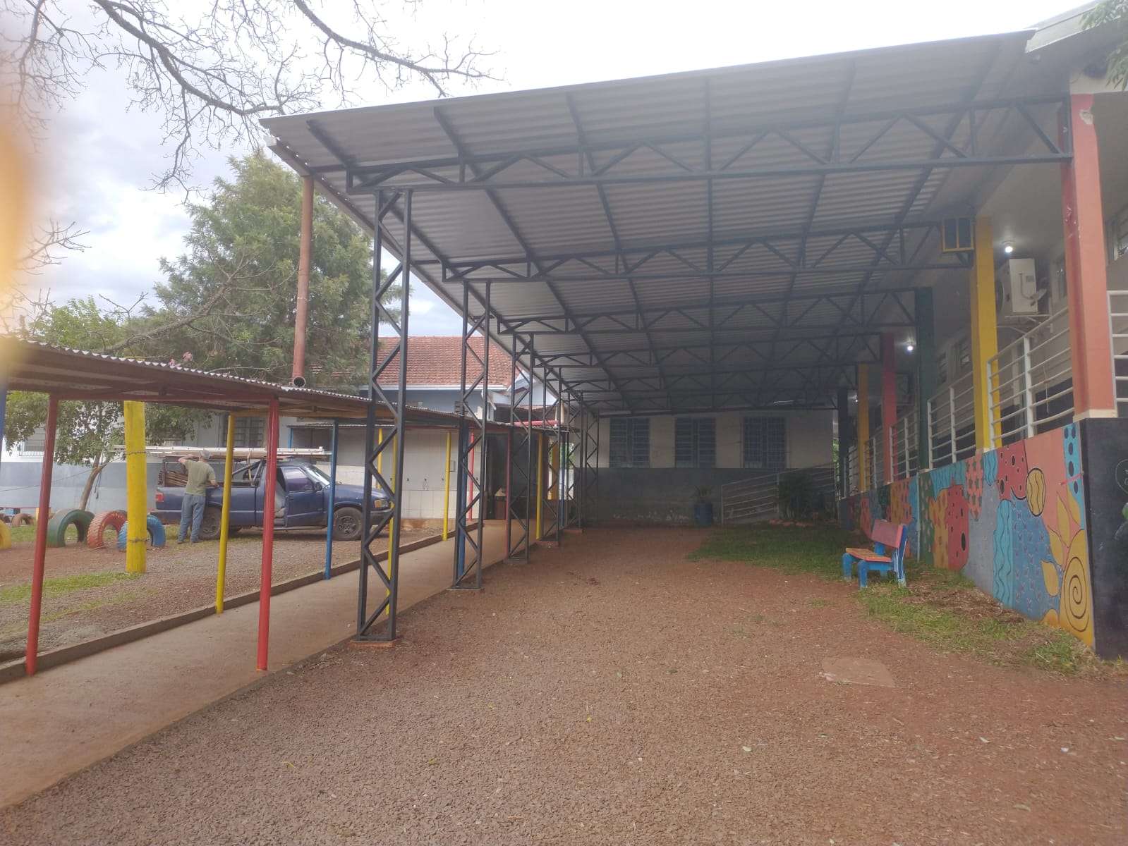 Cobertura metálica para escola
