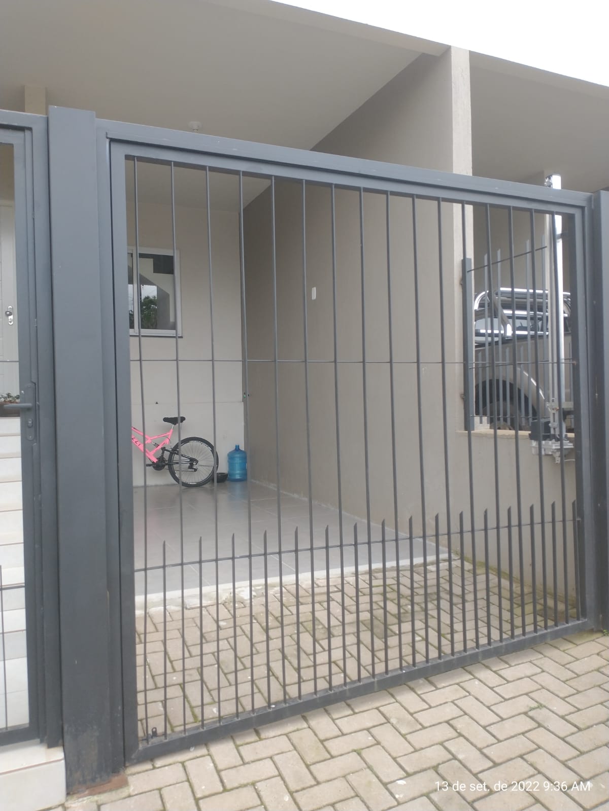 Portão e grade de entrada residencial